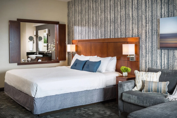 Courtyard Marriott Burlington Harbor