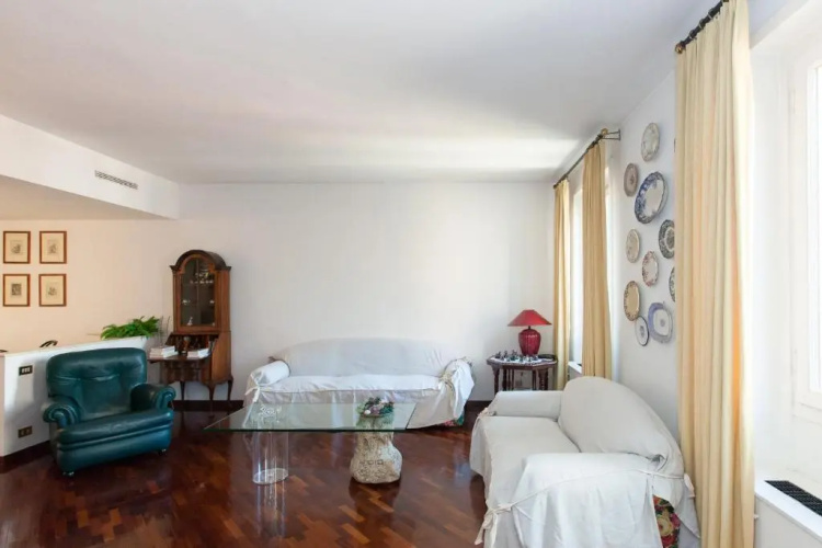 Dora Trevi Apartment