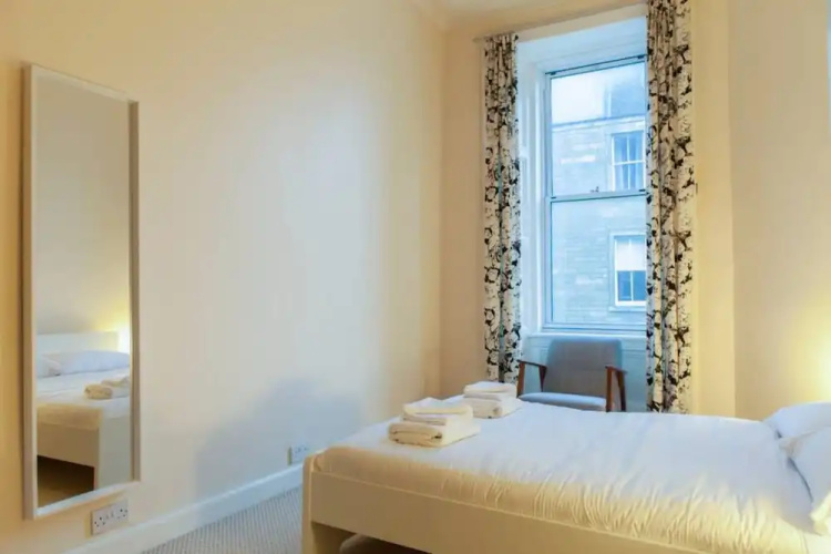 2 Bedroom Flat With Skyline Views