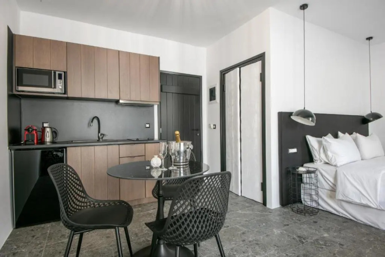 Kalypso Suites Hotel