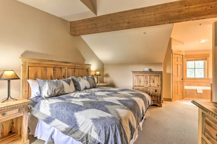 Keystone Condo on Golf Course w/ Mountain View