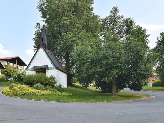 Ferienhaus mit Garten in Waldnahe
