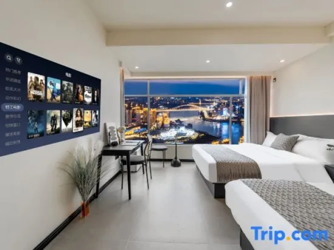 Standard Twin room with river view