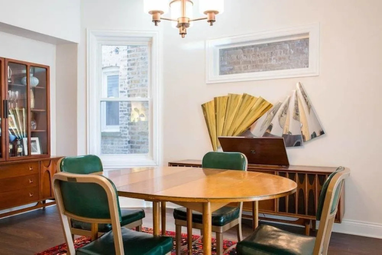 Chic Logan Pad - Modern Meets Retro