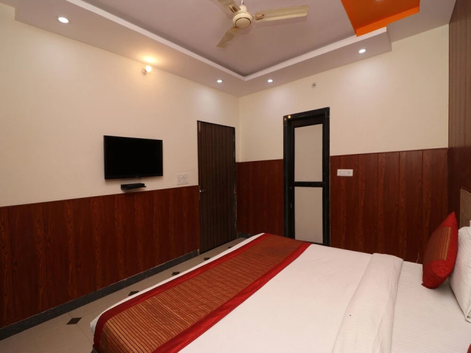 OYO 12847 Hotel Kanha Palace