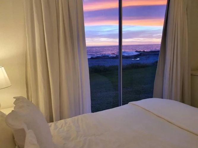 No 4 on Cliff, Beach Club