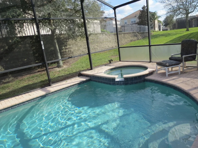Deluxe Pool Homes by EAVH