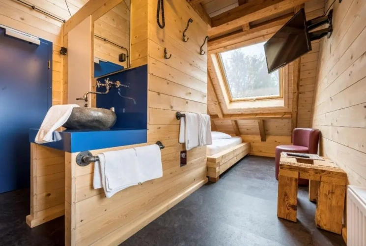 Standard Triple room
