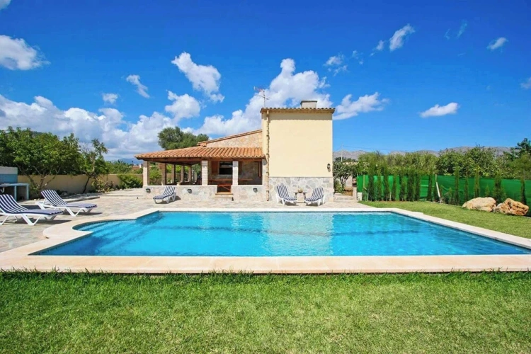 3 Bedrooms Villa