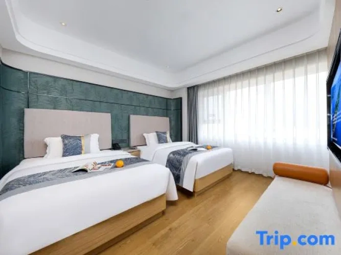 Deluxe Family Suite with view