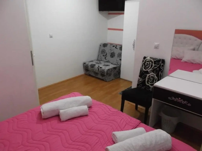 Standard Triple room
