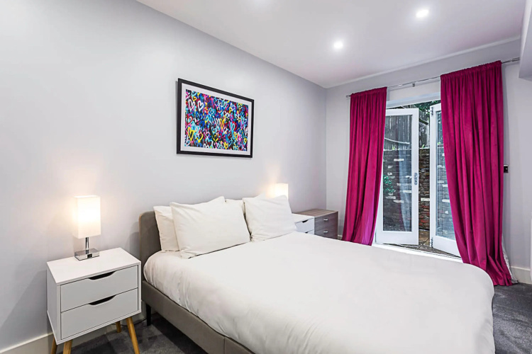 Bright Clapham Apartment