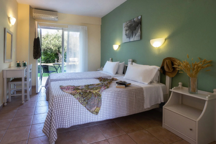 Julia Hotel