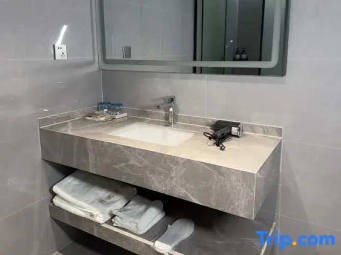 Yixing Hotel