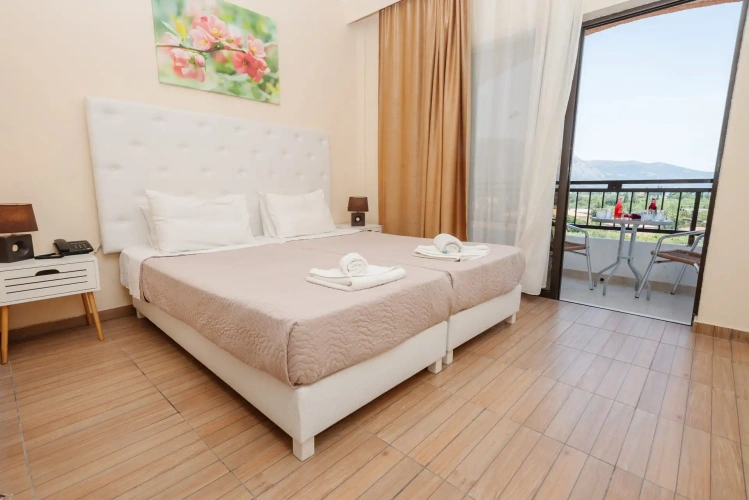 Twin room with sea view