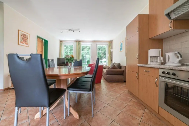 4 Bedrooms Cottage