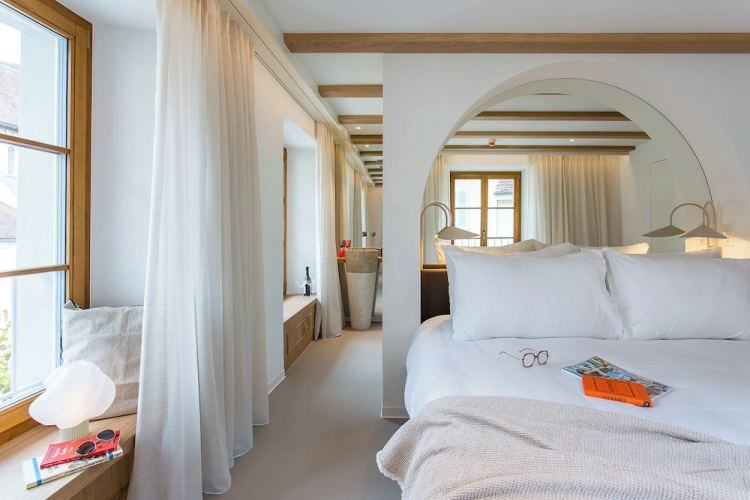 Comfort room
