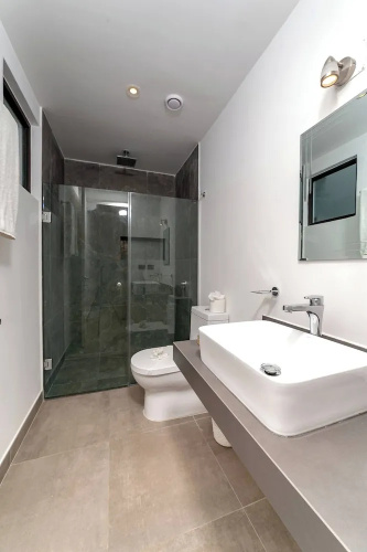 Comfortable, Spacious Penthouse- 2 Bedrooms- 7 People