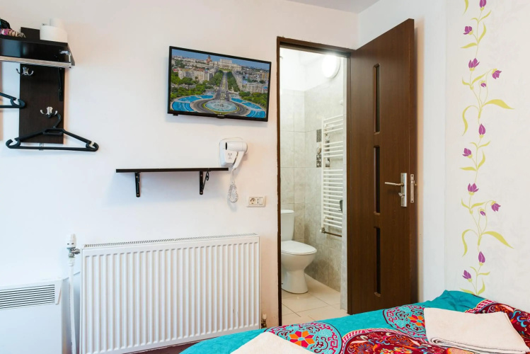 Center Walking Apartment and Room