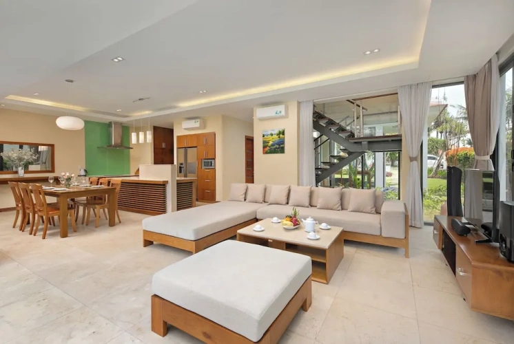 3 Bedrooms Villa with garden view