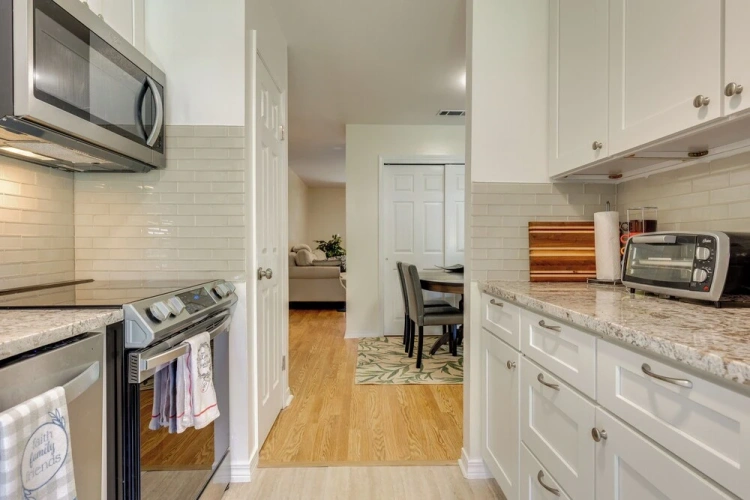 2 Bedrooms Apartment