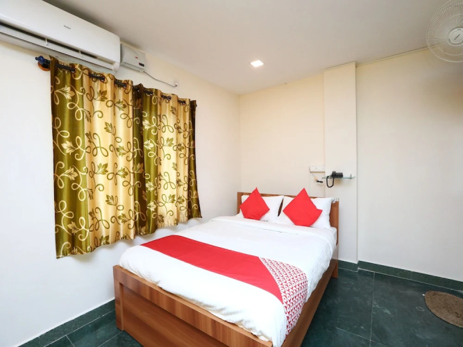 V Wella Comforts By OYO Rooms