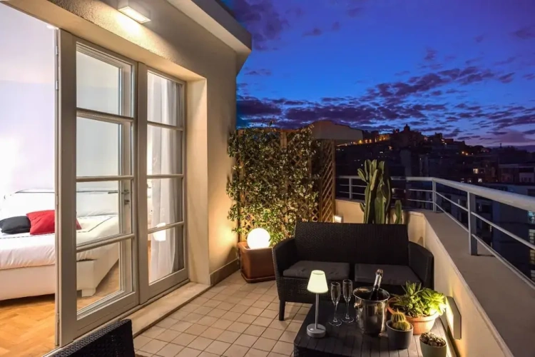 Deluxe Double room with city view