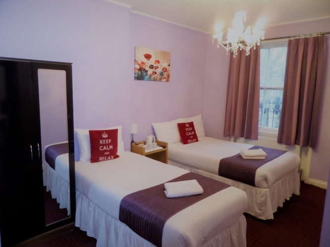 Triple room