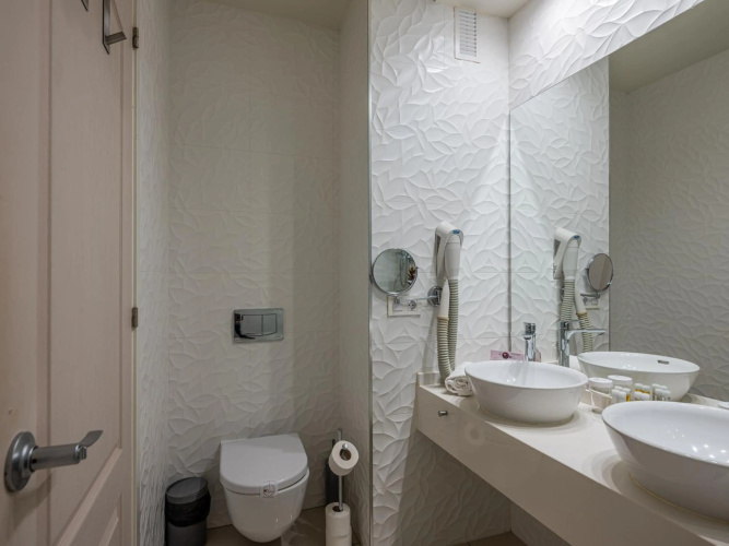 On Hotels Oceanfront - Adults Only photo 11