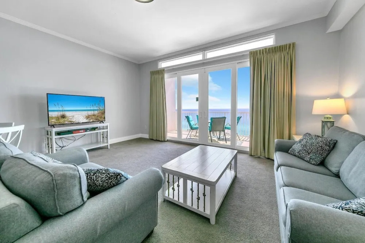 Laketown Wharf 2017
