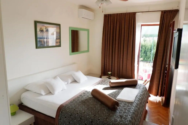 Standard Double room with balcony and with sea view