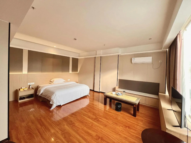 Jinhaiyang Holiday Hotel