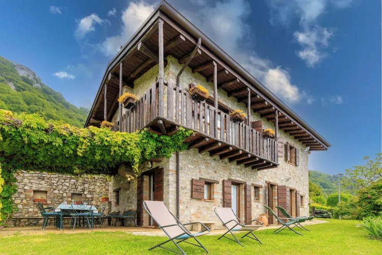 Family Villa with balcony