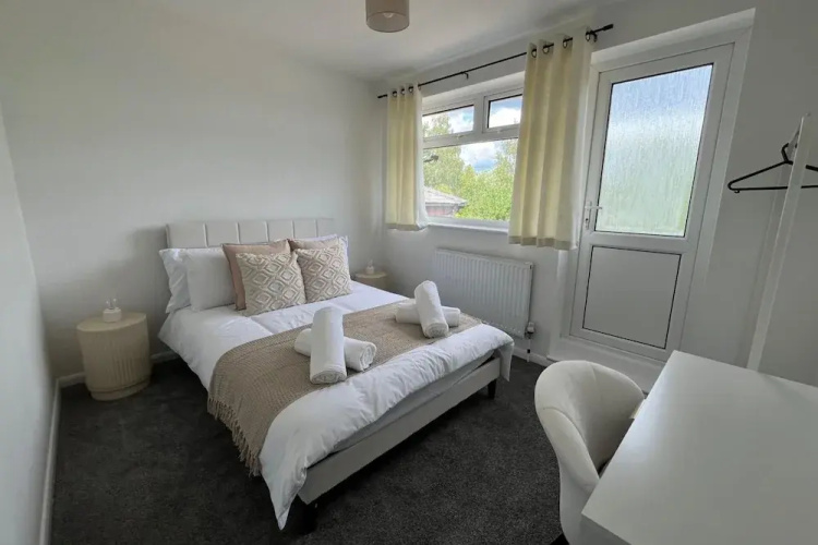 Nottingham 2-bed House, Sleeps 4, Pet Friendly