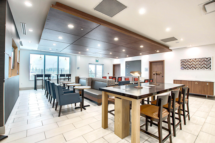 Holiday Inn Express & Suites Calgary Airport Trail NE photo 28