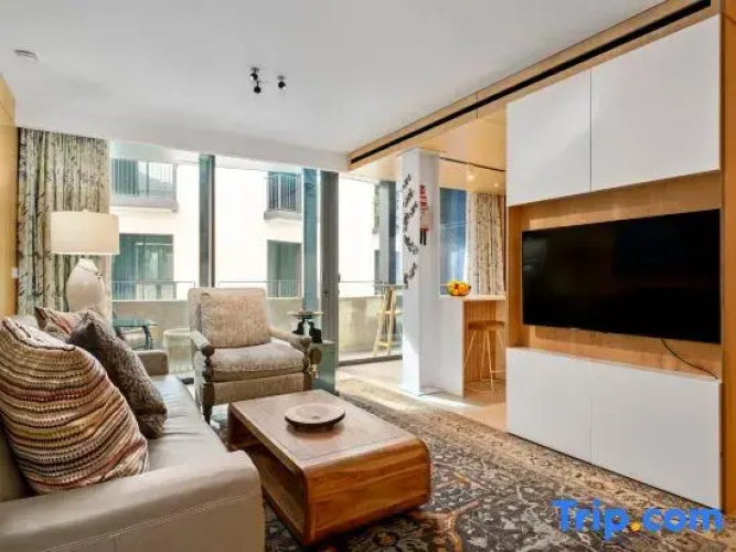 Rooftop Jacuzzi Penthouse at Savoy Insular