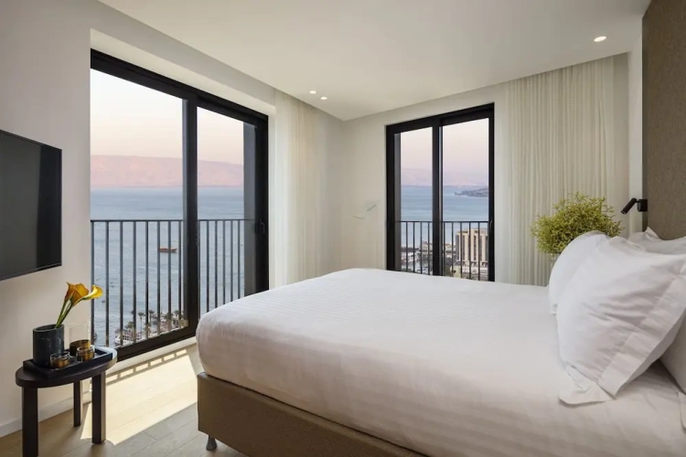 Junior Suite with lake view