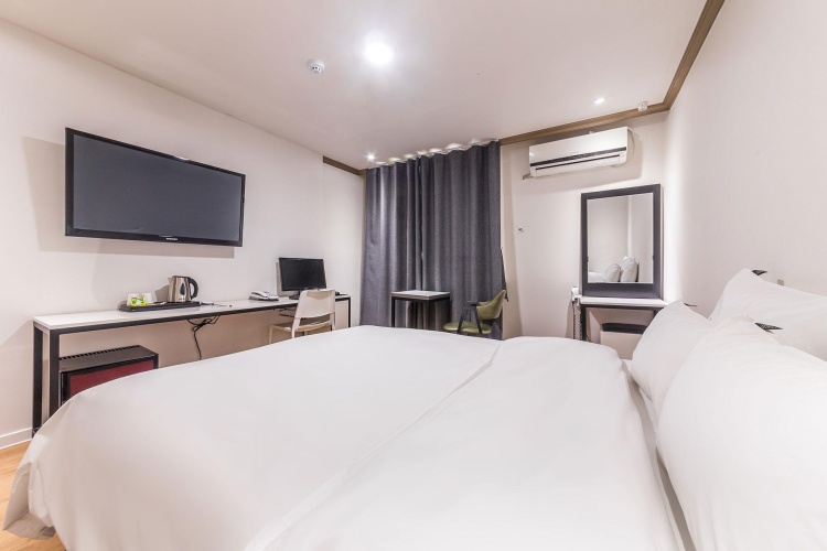 Premier Twin room
