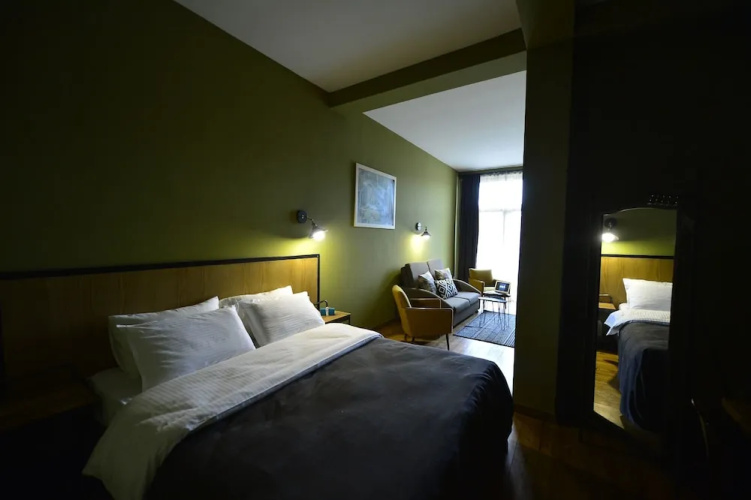 Hotel 27