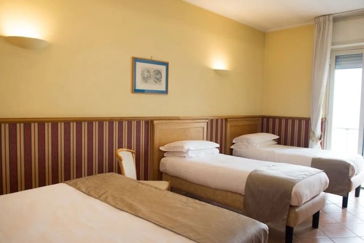 Standard Quadruple room with balcony