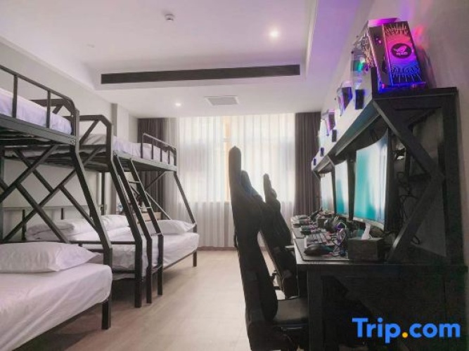 Deluxe Quadruple room