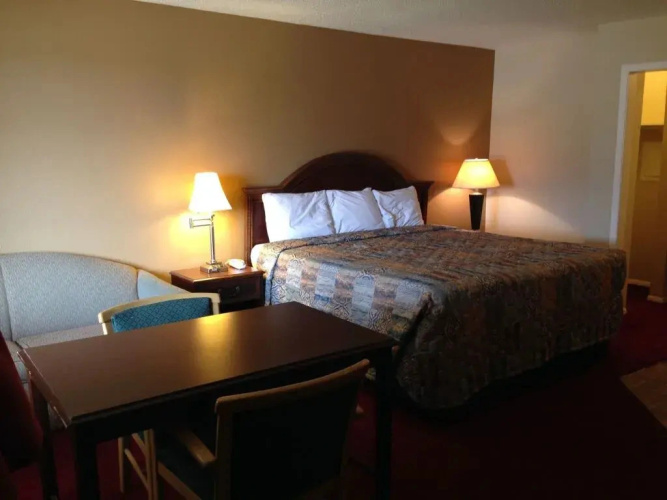 Hometown Inn And Su