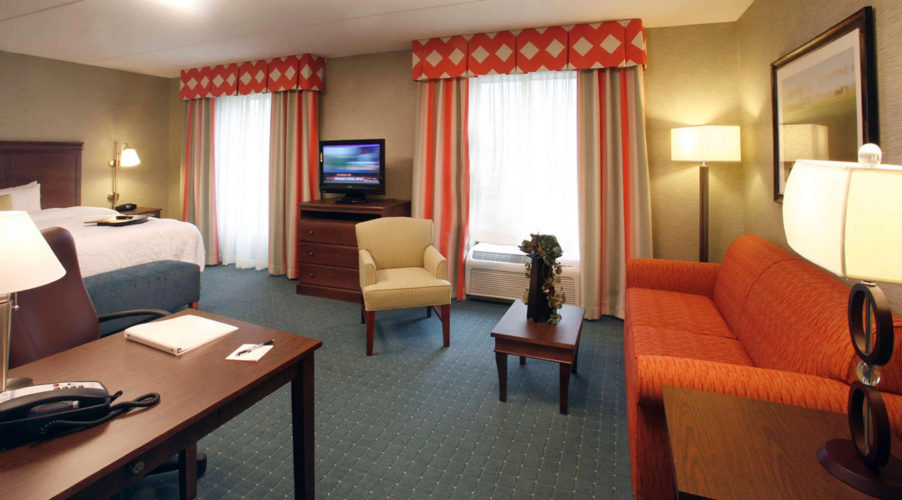 Hampton Inn & Suites Columbus Polaris