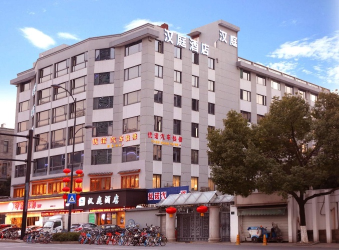Standard Double room with street view