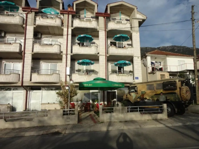 Apartment with balcony and with lake view