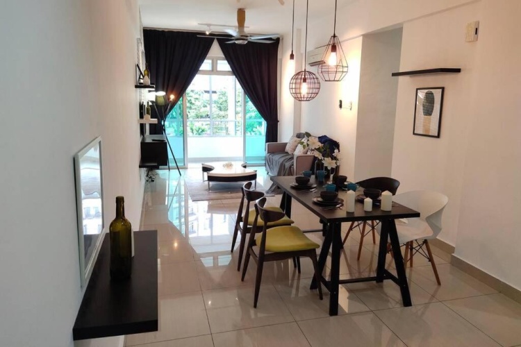 3 Bedrooms Apartment