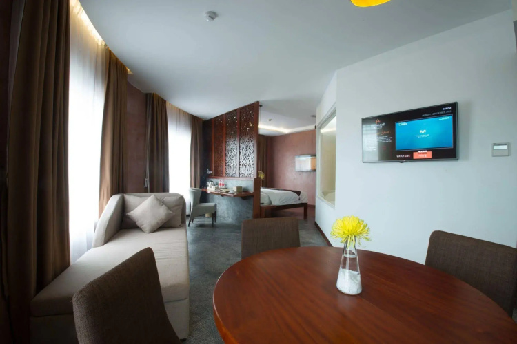 Almond Hotel Bassac River