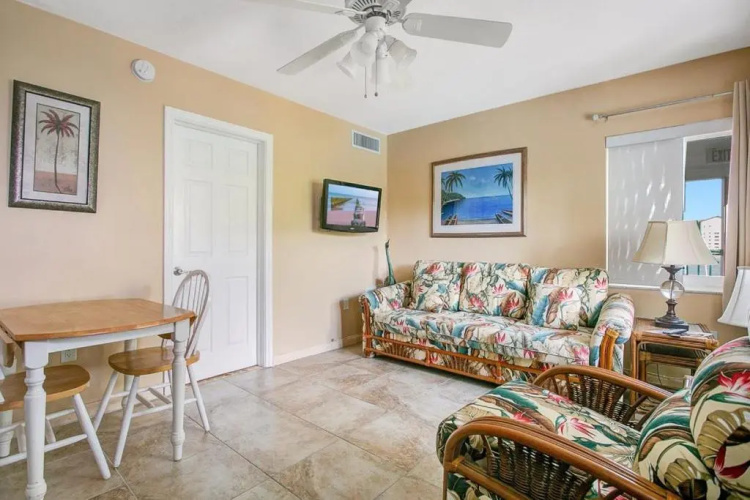Five Palms Suite 204 - Daily - Weekly - Monthly