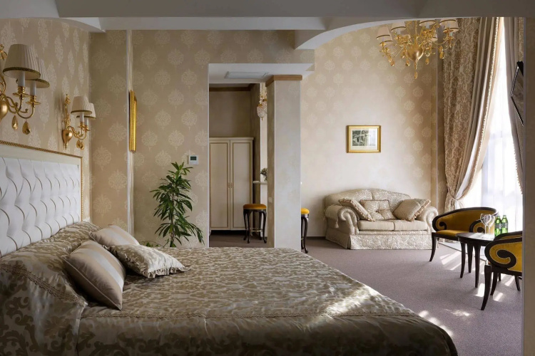 Iris Art Hotel