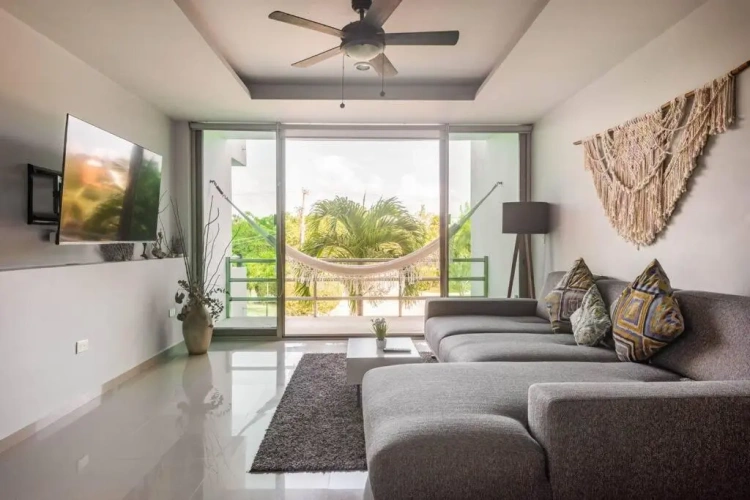 2 Bedrooms Apartment